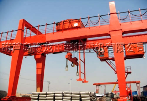 双梁吊钩门式起重机